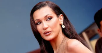 Bella Hadid gây sốc với trang phục "hở bạo" quảng bá nước hoa - Ongkinh