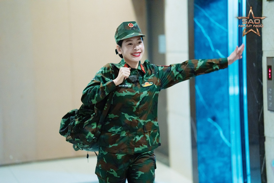 Chi Pu gây bất ngờ tại Sao nhập ngũ - Ongkinh