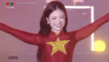 Dương Hoàng Yến "gây sốt" với khoảnh khắc chào cờ - Ongkinh