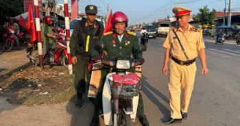 Cựu binh U80 tiếp tục hành trình ra Hà Nội xem diễu binh-ongkinh