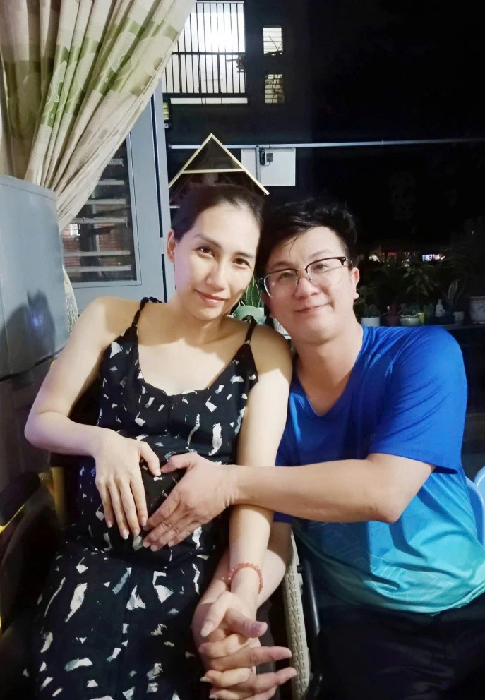 Ông xã bật khóc kể giây phút cuối của diễn viên Hiền Hạnh trước khi qua đời ở tuổi 38