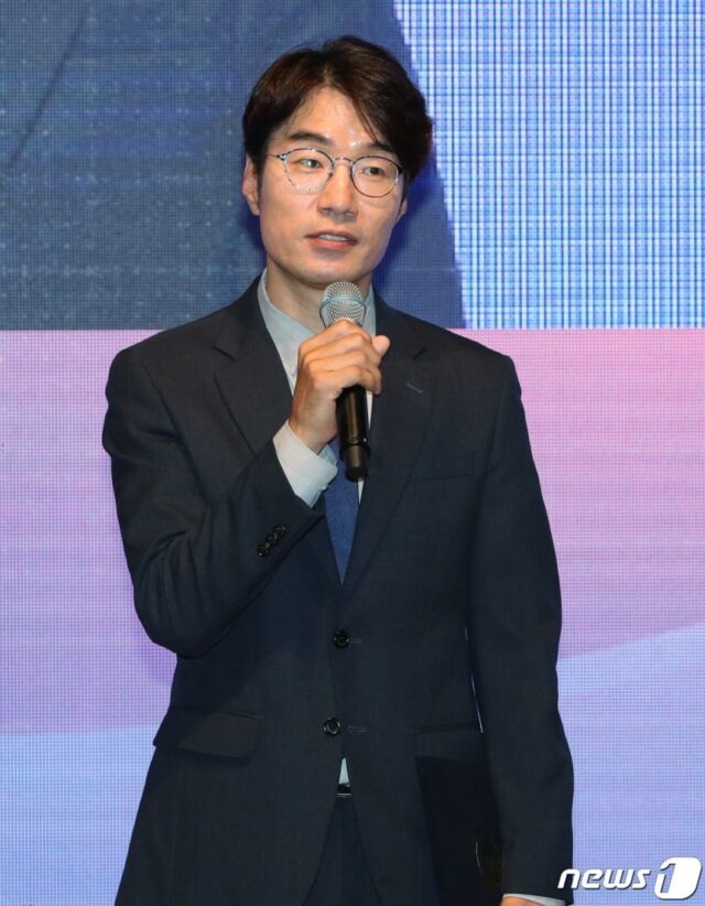 Diễn viên Song Young Kyu tử vong trong ô tô