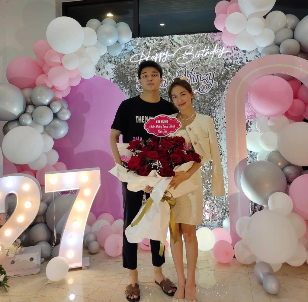 Em trai Hòa Minzy bị chỉ trích vì lên mạng "kể khổ"