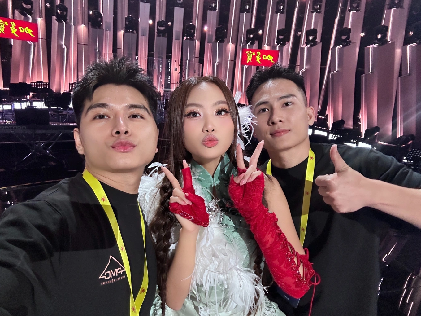 Chuyên gia trang điểm kể chuyện hậu trường của Phương Mỹ Chi ở "Sing! Asia"