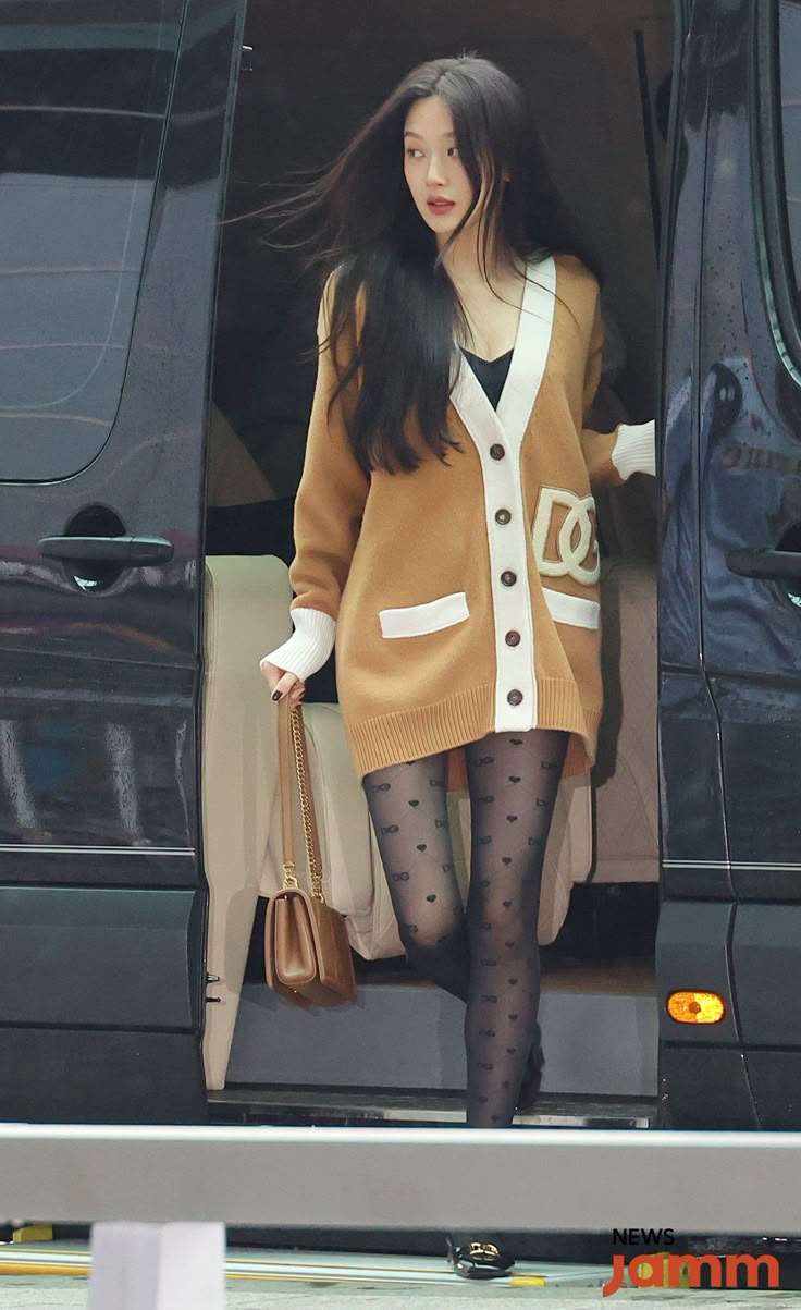 Không cách nào dìm được Moon Ga Young