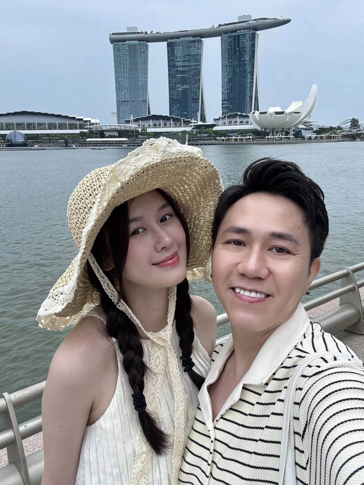 Anh Phạm vợ Anh Đức lại gây tranh cãi