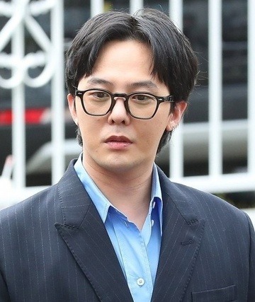 Căng: G-Dragon và chủ tịch Yang Hyun Suk bị điều tra