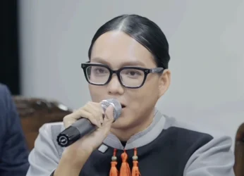 Phạm Thoại livestream bán hàng sau ồn ào từ thiện