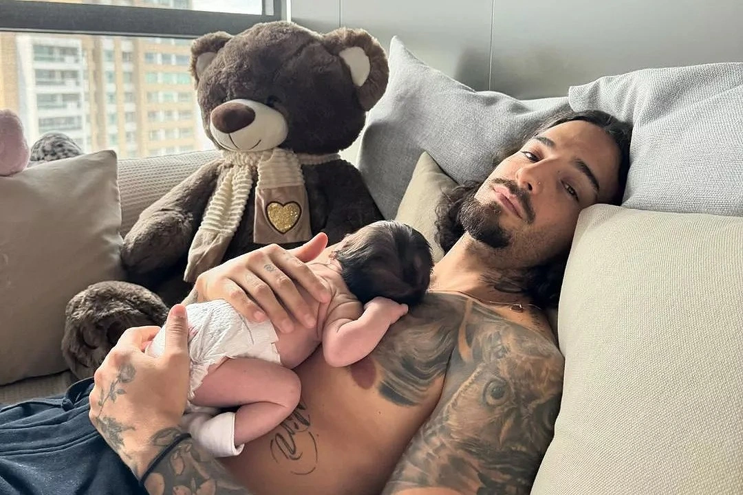 Ca sĩ Maluma dừng concert "dạy dỗ" nữ khán giả bế con 1 tuổi - Ongkinh