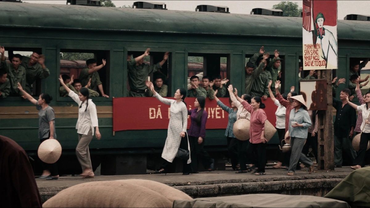 Phim "Mưa đỏ" gây sốt phòng vé - Ongkinh