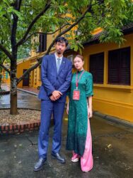 Hoàng Thuỳ Linh công khai xuất hiện bên Đen Vâu