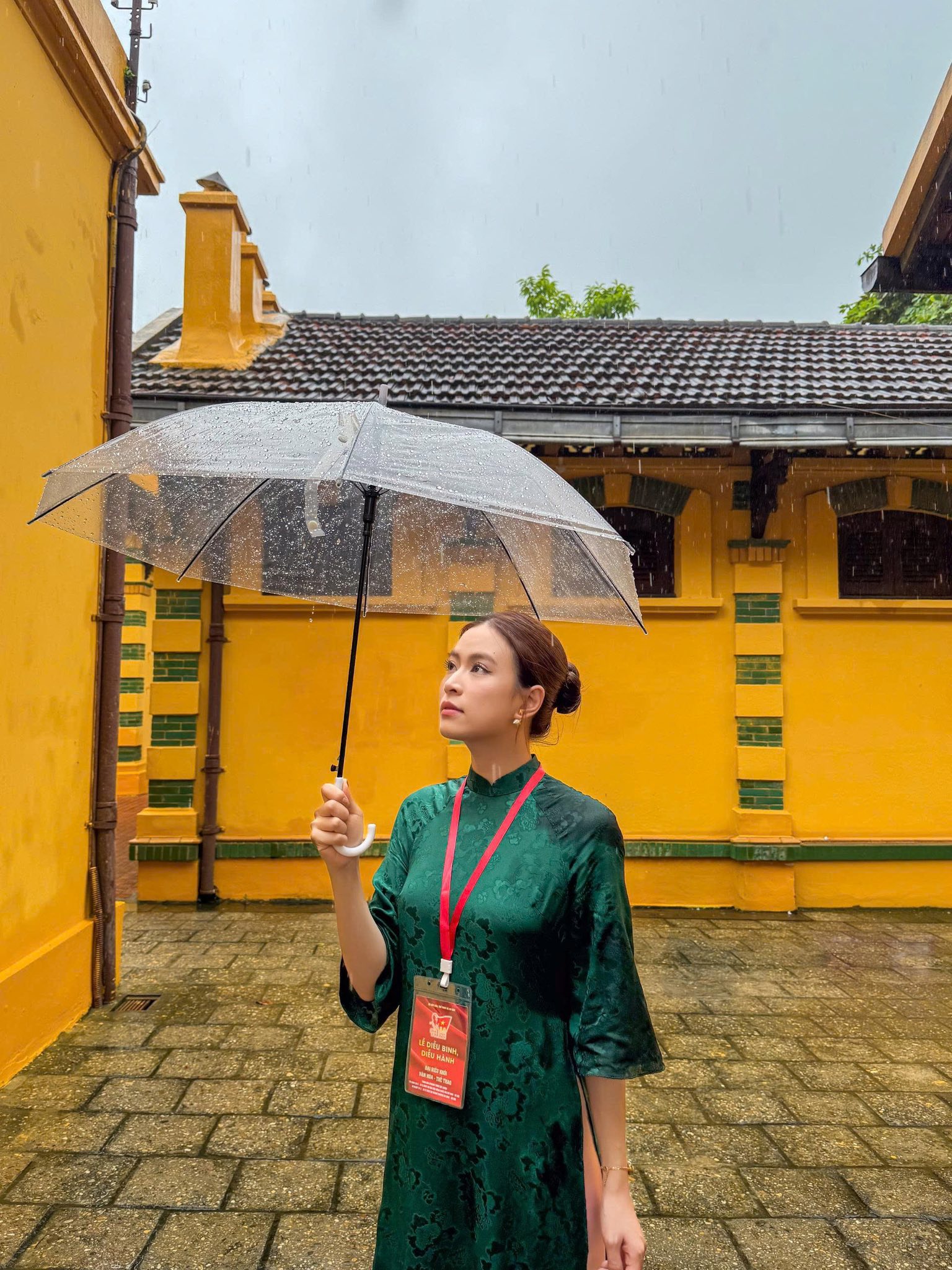 Hoàng Thuỳ Linh công khai xuất hiện bên Đen Vâu