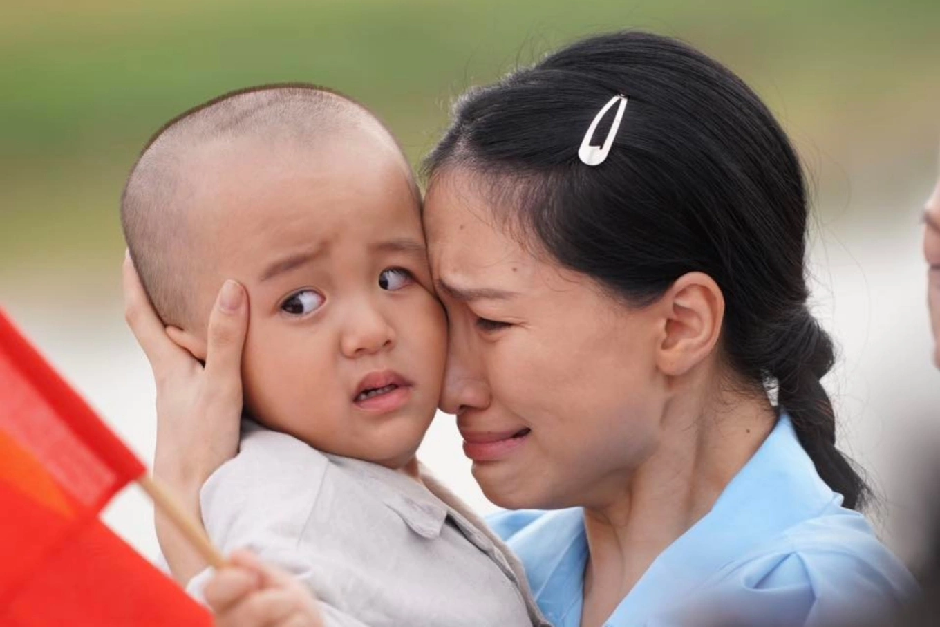 Nhạc phim 'Mưa đỏ' do Hòa Minzy thể hiện thu hút triệu lượt nghe