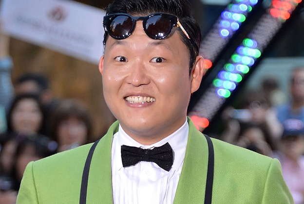 
"Ông hoàng Gangnam Style" PSY bị bắt gây chấn động