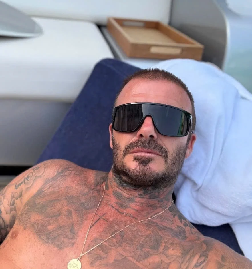 Nhà Beckham được gọi là 'cha nào, con nấy'