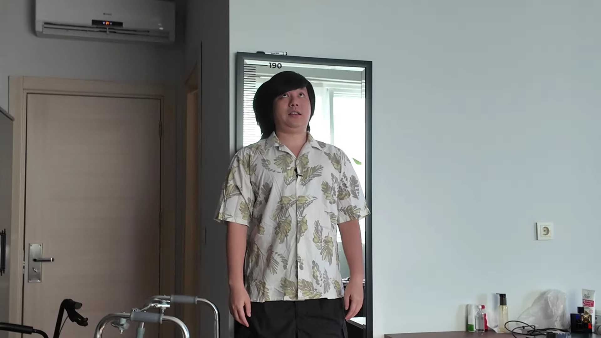 Khoa Pug phẫu thuật kéo chân lần thứ hai 