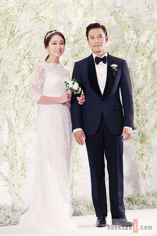 Lee Min Jung bị mỉa mai khi kể chuyện hẹn hò Lee Byung Hun