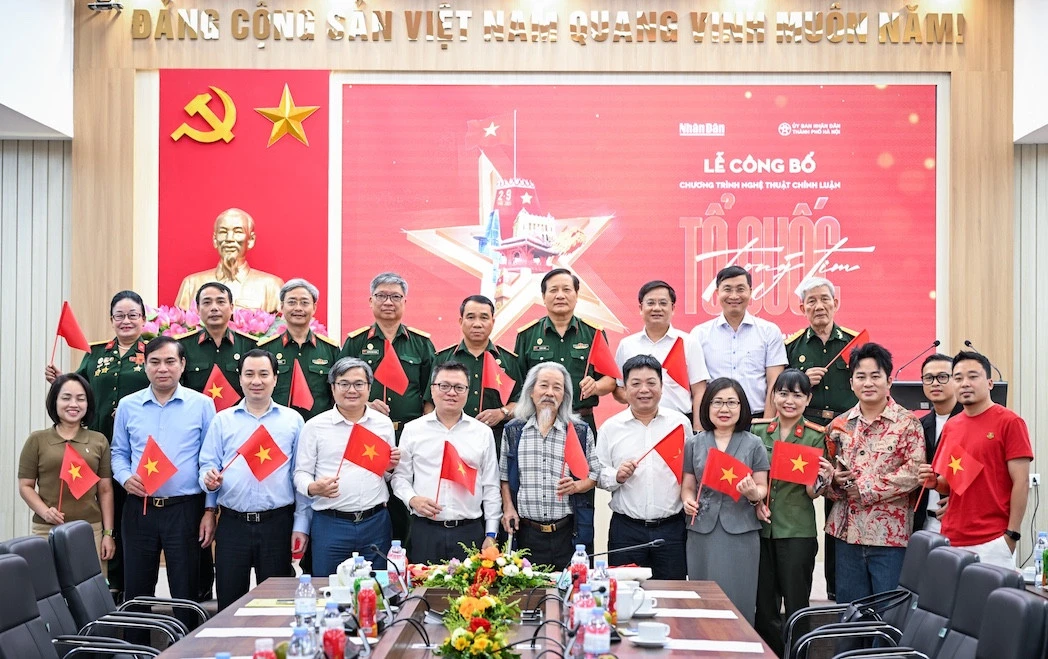 Tùng Dương xin hát 5 bài ở concert quốc gia