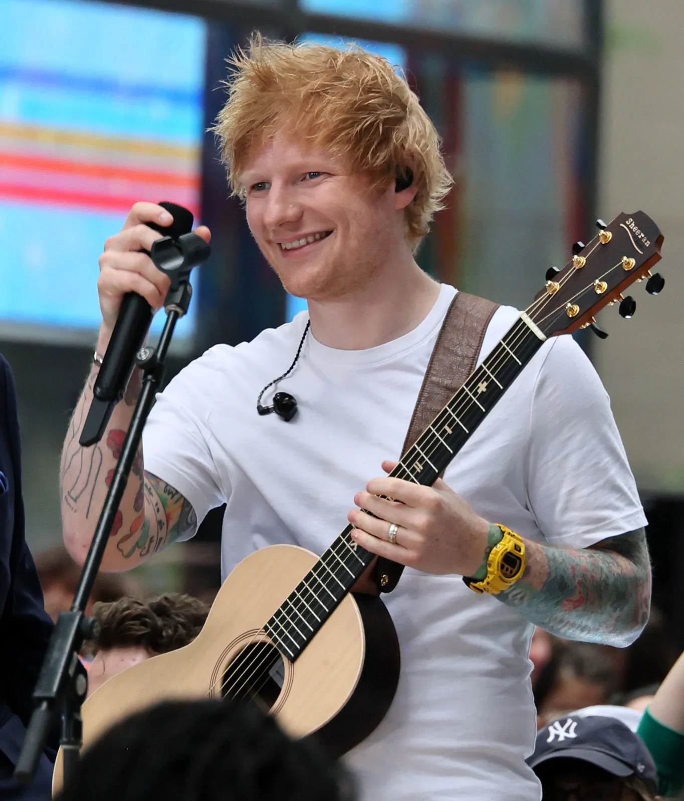 Ed Sheeran triển lãm tranh đầu tay