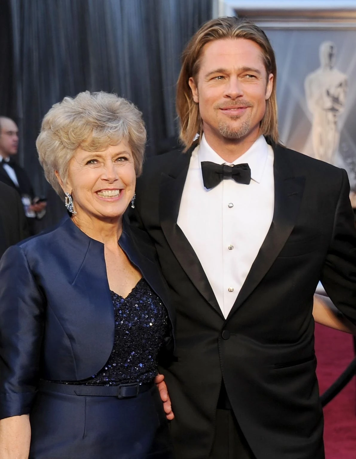 Mẹ Brad Pitt qua đời
