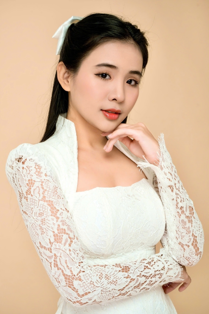 "Thiên thần bolero" được Phi Nhung phá lệ nhận nuôi giờ ra sao?