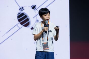 Màn thuyết trình bằng tiếng Anh của giám đốc 13 tuổi Nam Long
