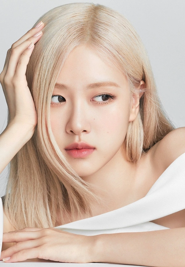 Rosé (BLACKPINK) đã kiếm hơn 200 tỷ từ YouTube khi chưa hết 2026