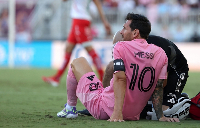 Messi chấn thương, nguy cơ nghỉ thi đấu dài hạn