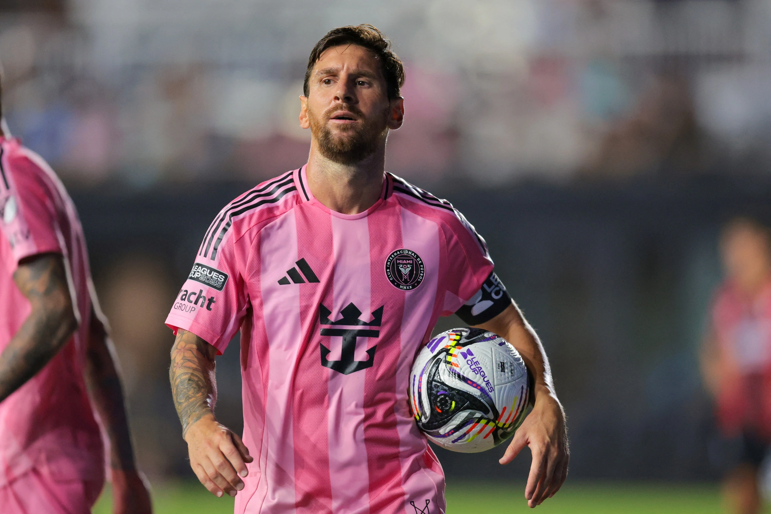 Messi chấn thương, nguy cơ nghỉ thi đấu dài hạn