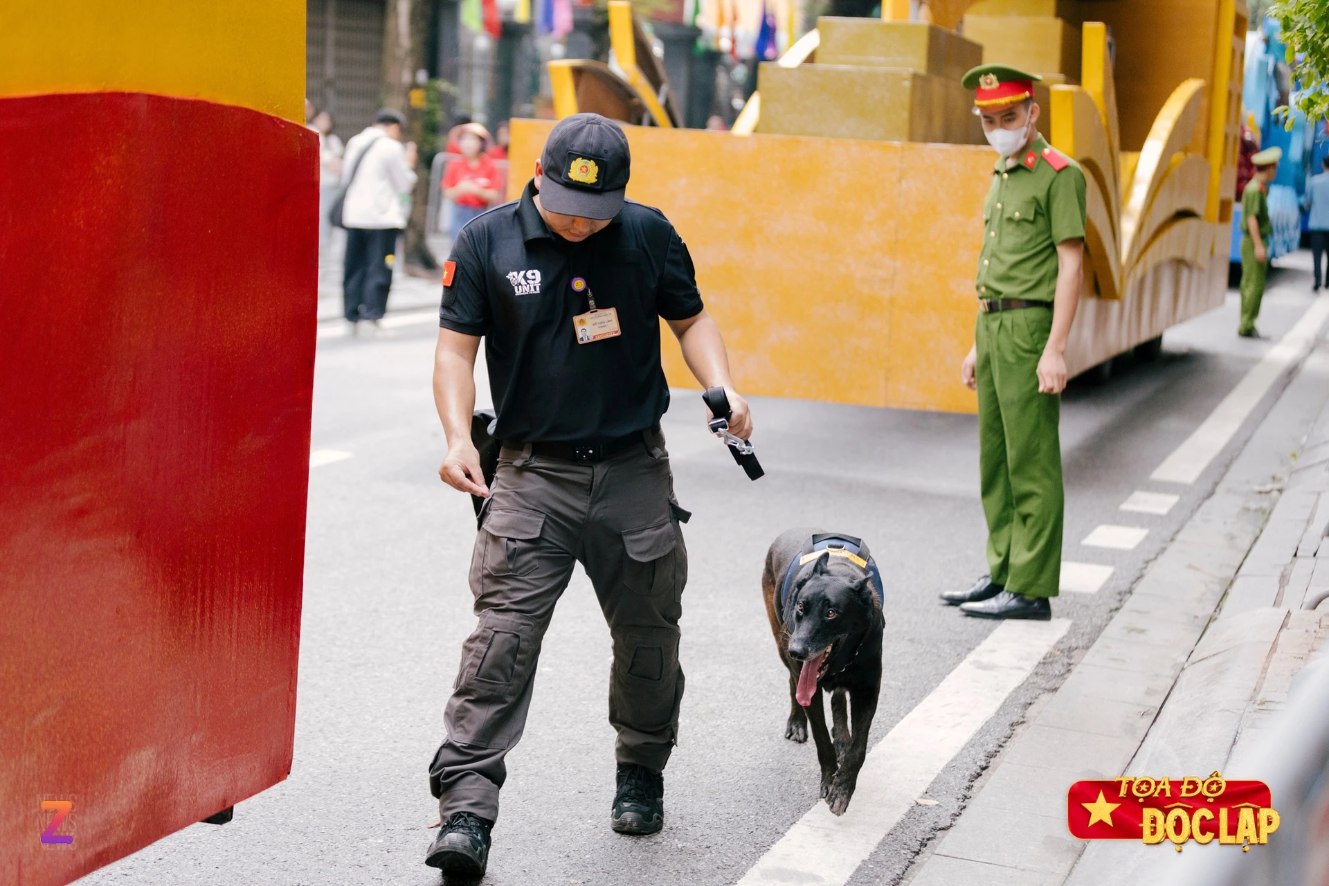Đại lễ 2/9: Dàn chó nghiệp vụ K9 thu hút sự chú ý - Ongkinh