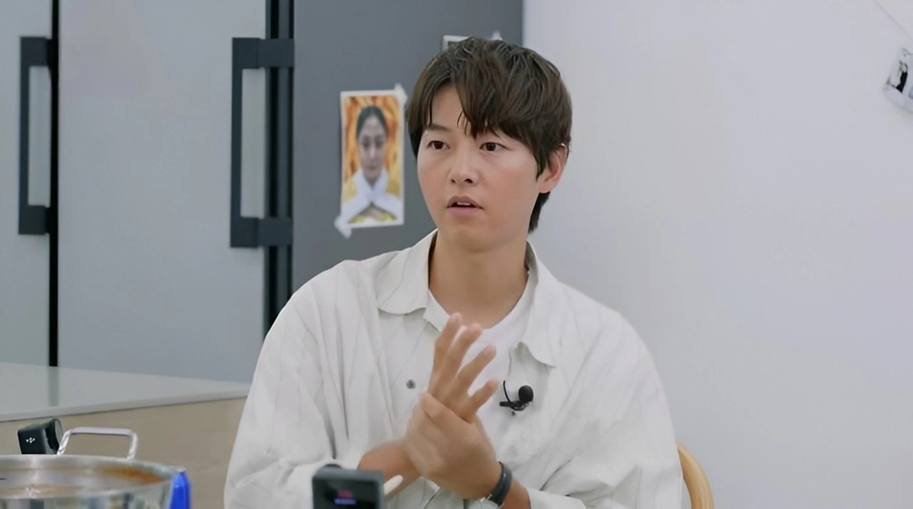 Song Joong Ki gây tranh cãi vì liên tục nhắc đến gia đình - Ongkinh