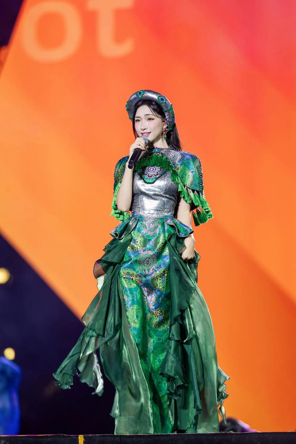 Hòa Minzy lên tiếng về việc bị so sánh với Mỹ Tâm - Ongkinh