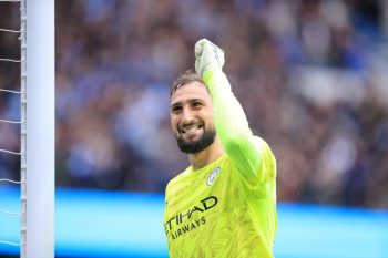Donnarumma trở thành người hùng trong ngày ra mắt Man City-ongkinh