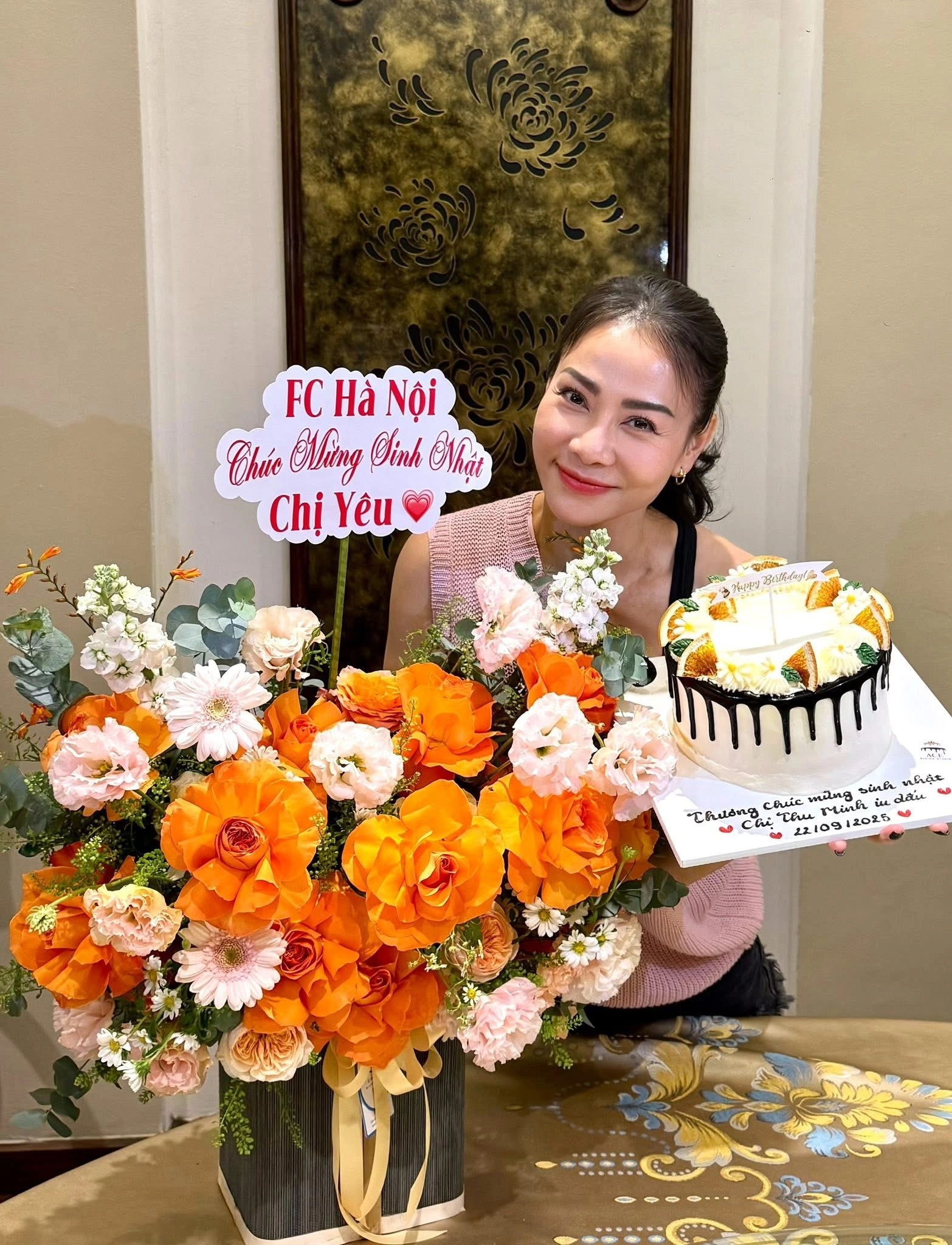 Thu Minh mừng sinh nhật tuổi 48: Nữ ca sĩ gốc Hà Nội khoe sắc vóc trẻ trung - Ongkinh