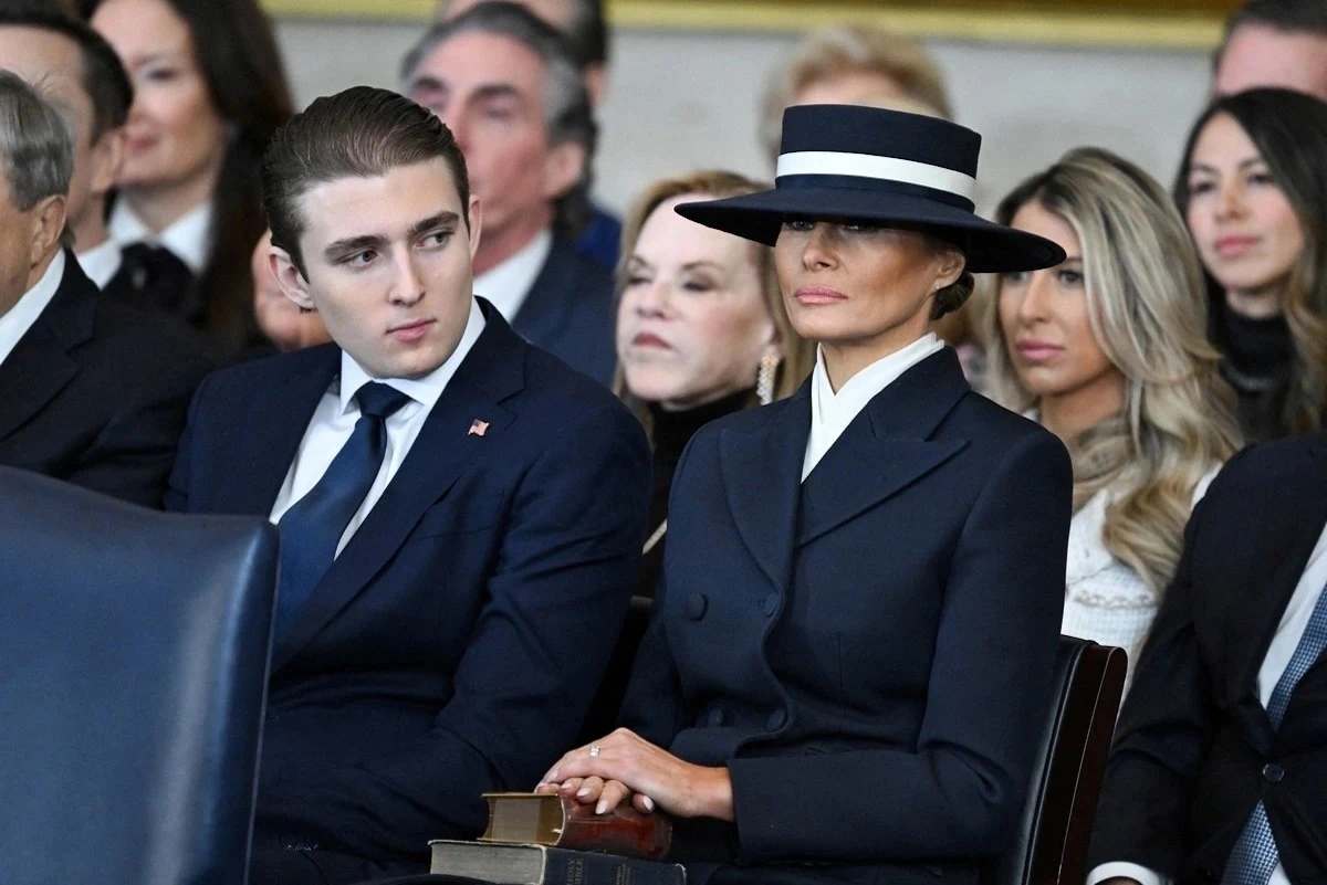 Barron Trump vượt mặt mẹ và chị gái - Ongkinh