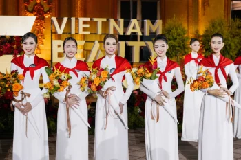 Quế Anh hát 'Giai điệu tự hào' cùng thí sinh Miss Grand Vietnam