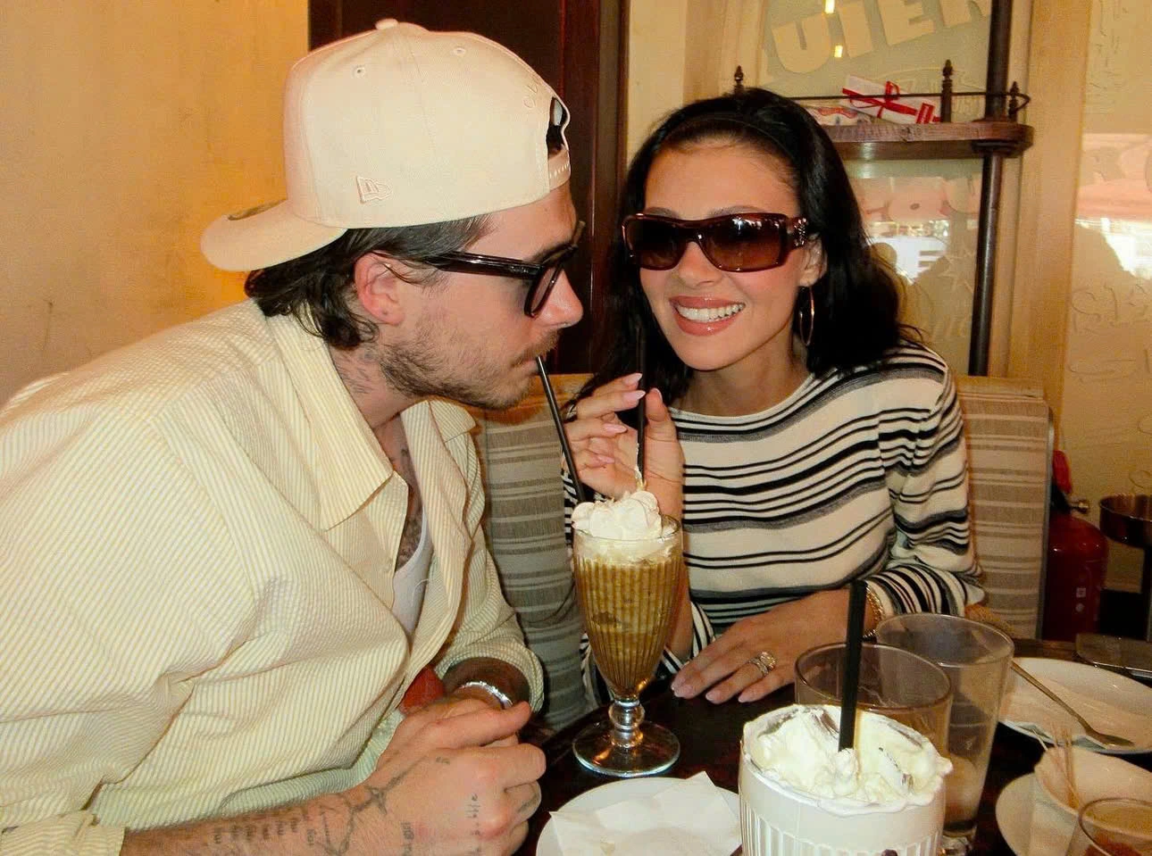 Brooklyn Beckham quay lưng với gia đình vì được cha vợ hậu thuẫn tài chính?