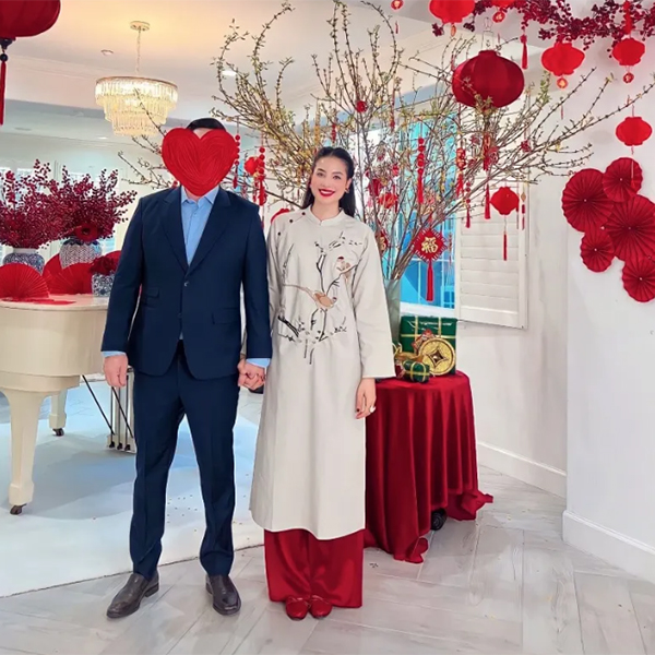 Hoa hậu Phạm Hương khác thường trong ngày sinh nhật, ông xã đại gia vắng bóng