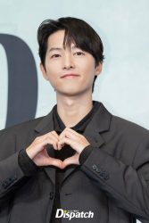 Song Joong Ki tái xuất gây ngỡ ngàng, làm "bố 2 con" mà vẫn trẻ cỡ này