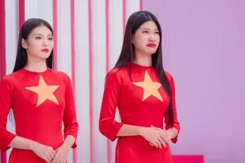 Vietnam’s Next Top Model hay hơn thua dắt nhau vòng nguy hiểm
