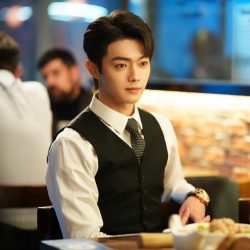 Sao nam 'Diên Hi Công Lược' Hứa Khải bị tố cáo nghiện bài bạc