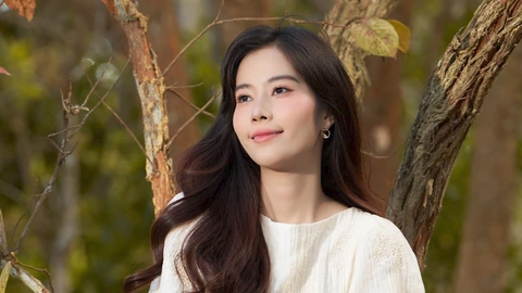 Nam Em: 'Tôi không xứng đáng làm nghệ sĩ'
