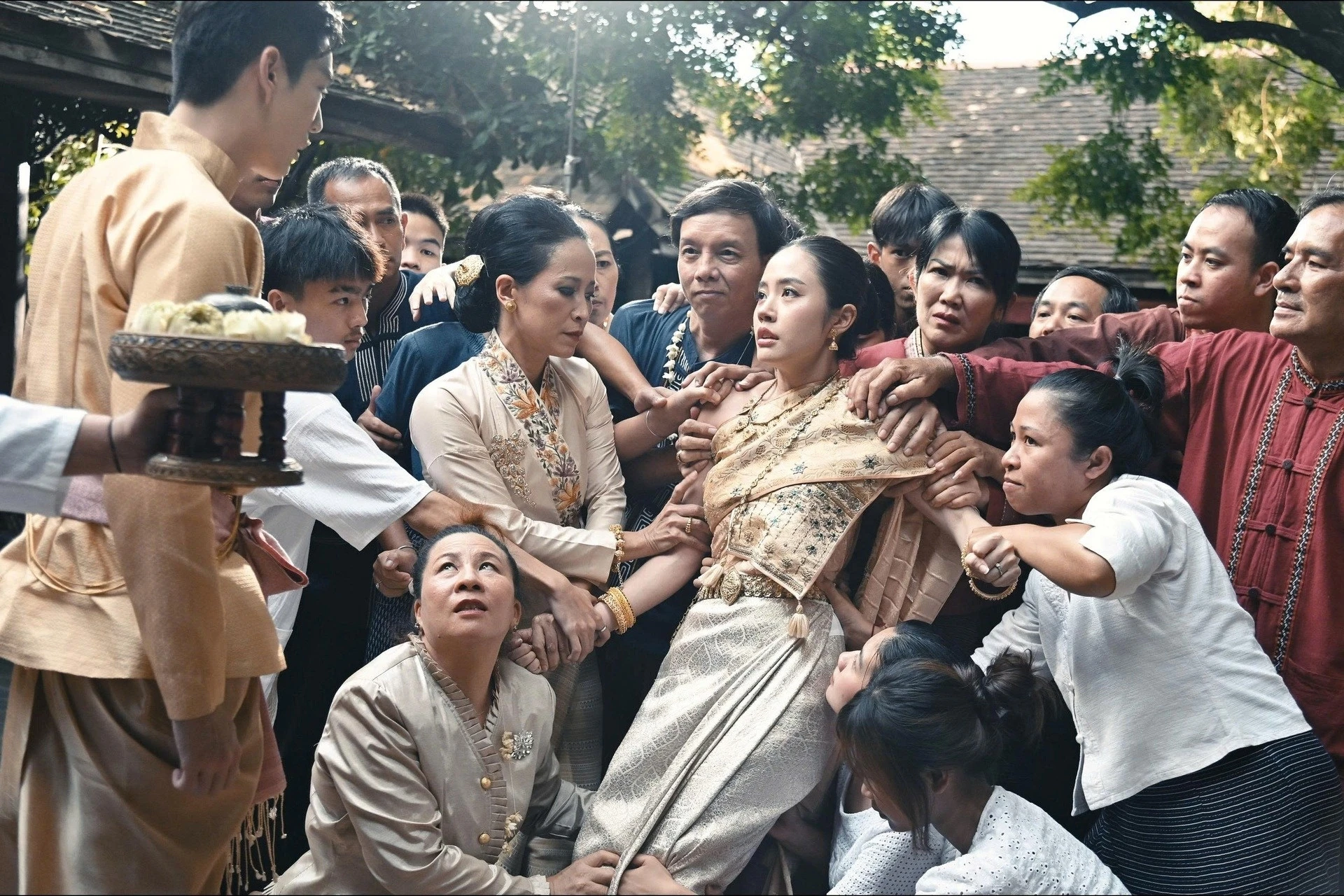 Rima Thanh Vy đuối sức ở 'Cô dâu ma'