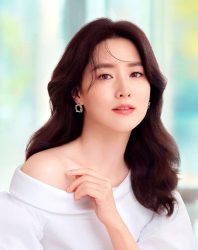 Khó nhận ra Dae Jang Geum ở tuổi 54!