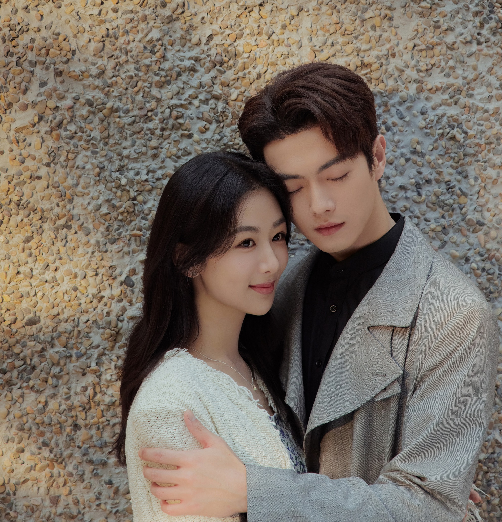 Nhọ như Dương Tử khi các bạn diễn nam liên tục gặp nạn