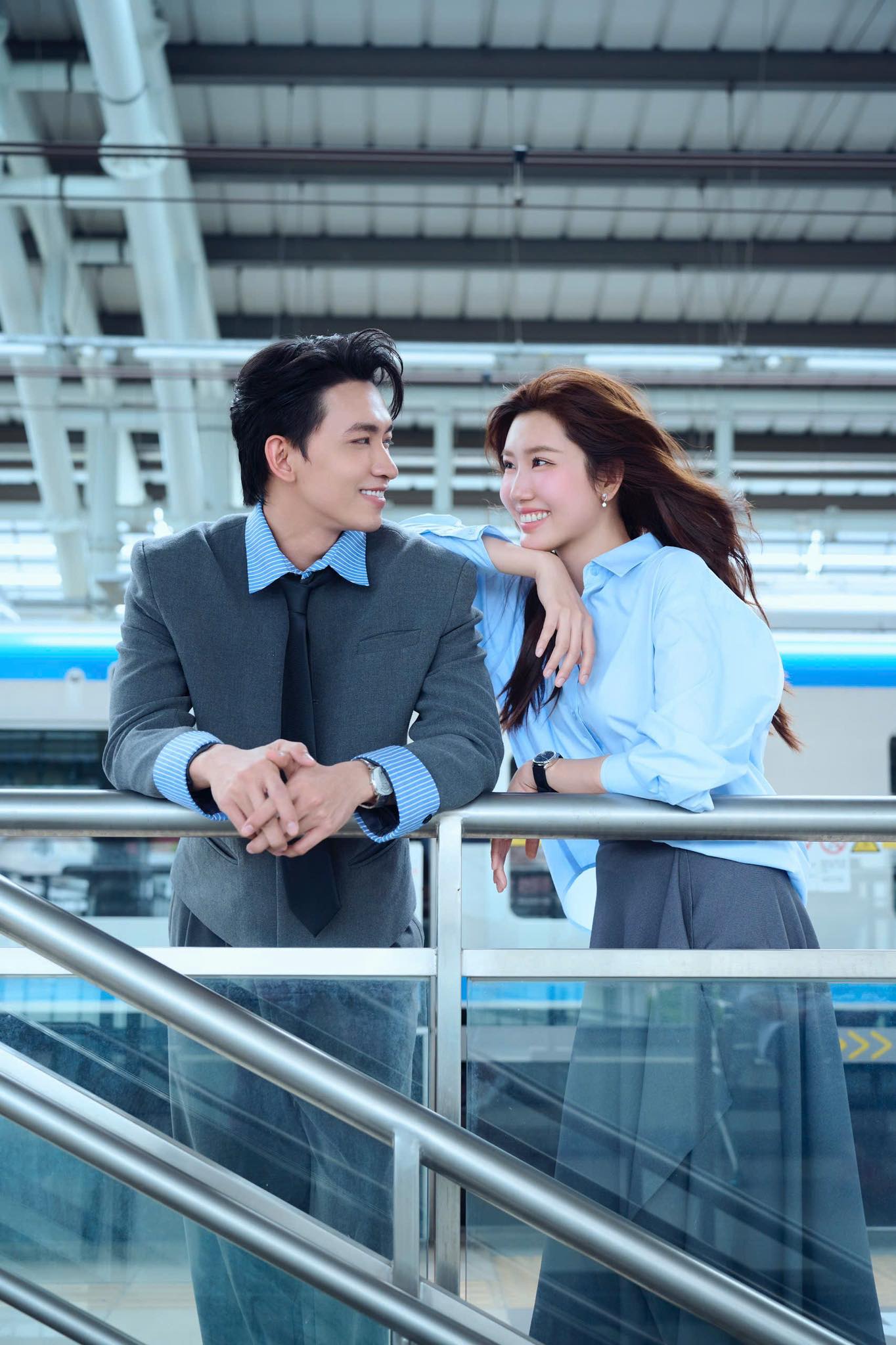 Hội bạn thân đồng loạt an ủi Thúy Ngân vì chia tay với Võ Cảnh?