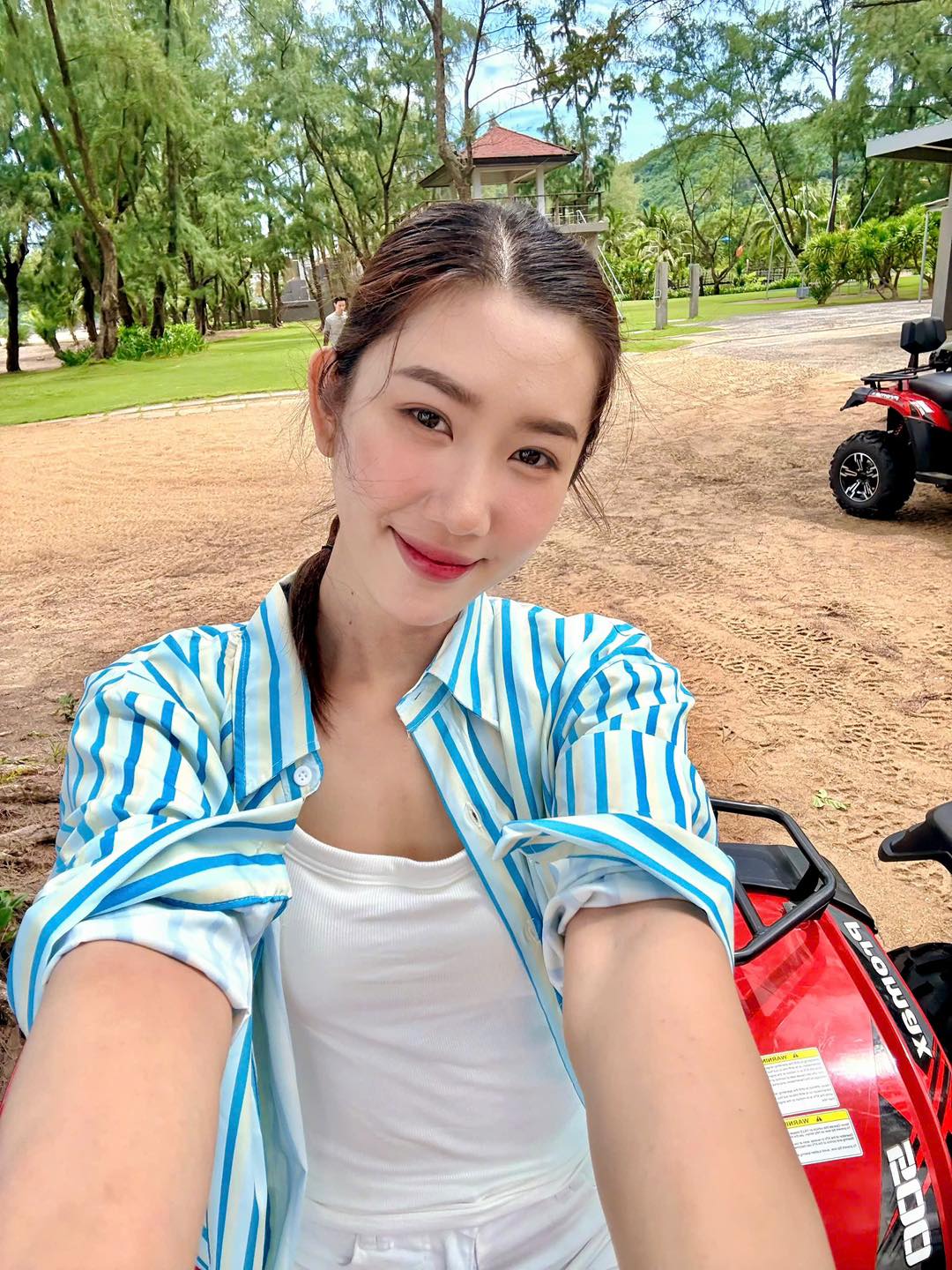 Hội bạn thân đồng loạt an ủi Thúy Ngân vì chia tay với Võ Cảnh?