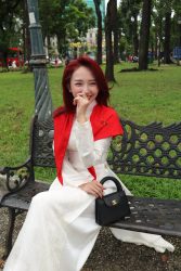 Bị chê “óc chỉ để đi hát”, Tóc Tiên phản pháo gắt
