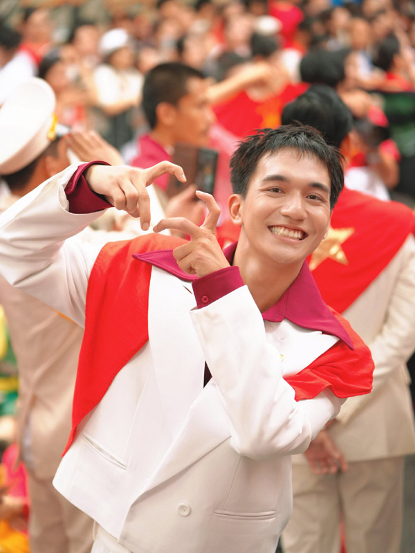Đỗ Nhật Hoàng - Cường phim 'Mưa đỏ': Từ vũ công điển trai đến nam diễn viên chuyên nghiệp