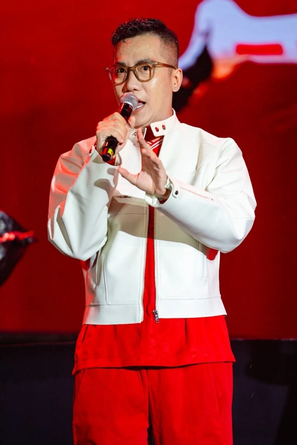 Hoàng Rapper xin lỗi Thiên Ân